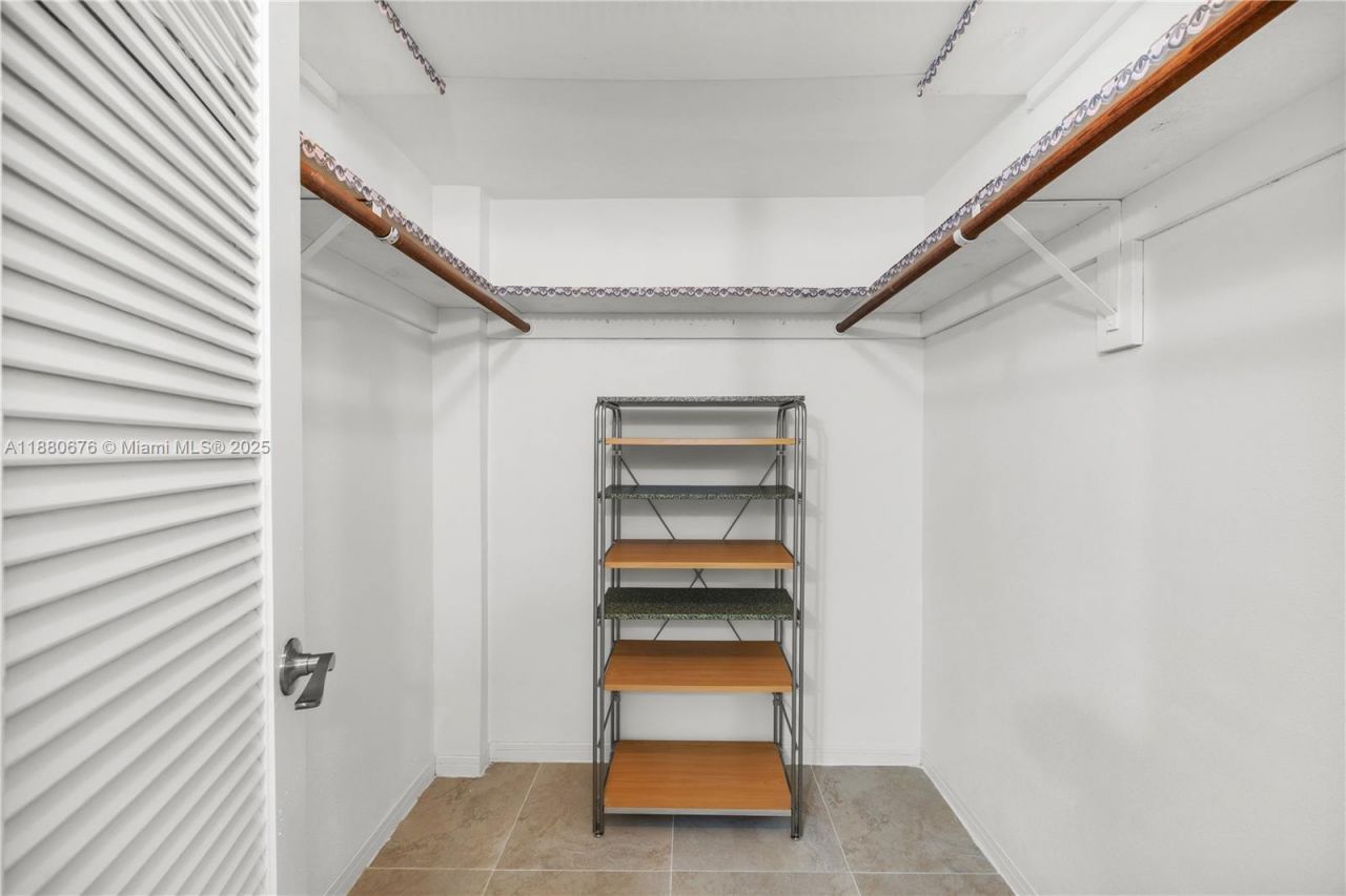 2903 Point East Dr, Unit K111, Aventura, FL 33160 Photo