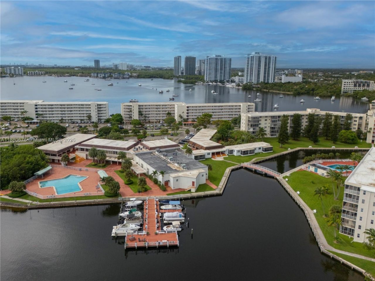 2903 Point East Dr, Unit K111, Aventura, FL 33160 Photo