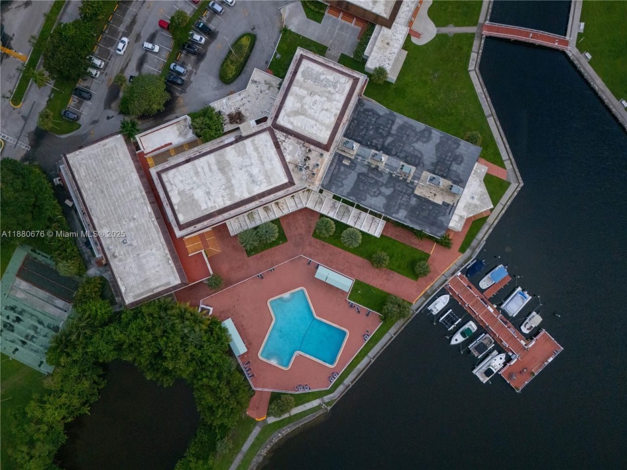 2903 Point East Dr, Unit K111, Aventura, FL 33160 Photo