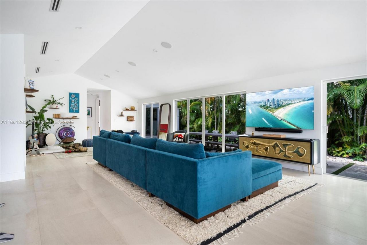 520 E Dilido Dr, Miami Beach, FL 33139 Photo