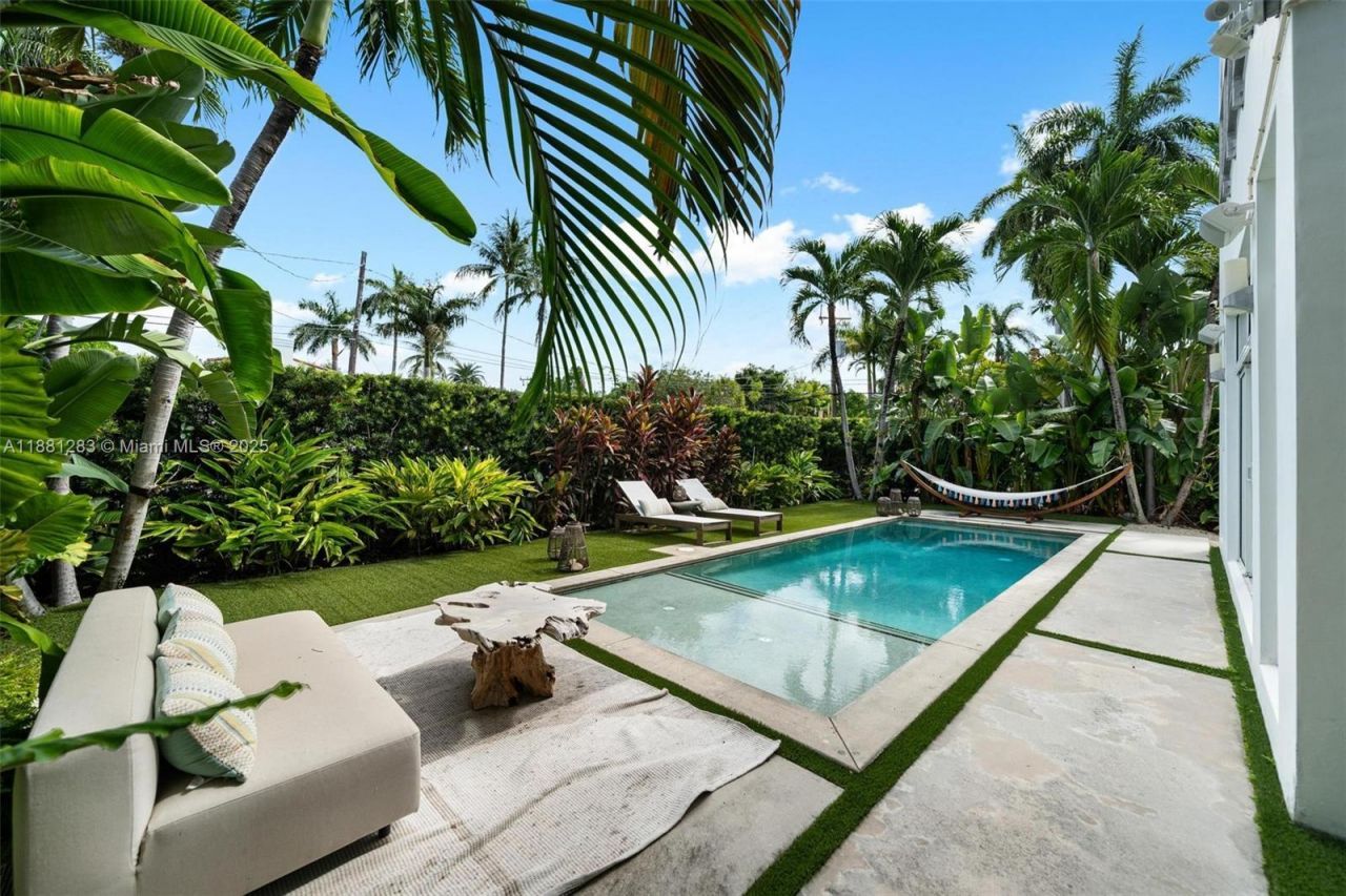 520 E Dilido Dr, Miami Beach, FL 33139 Photo