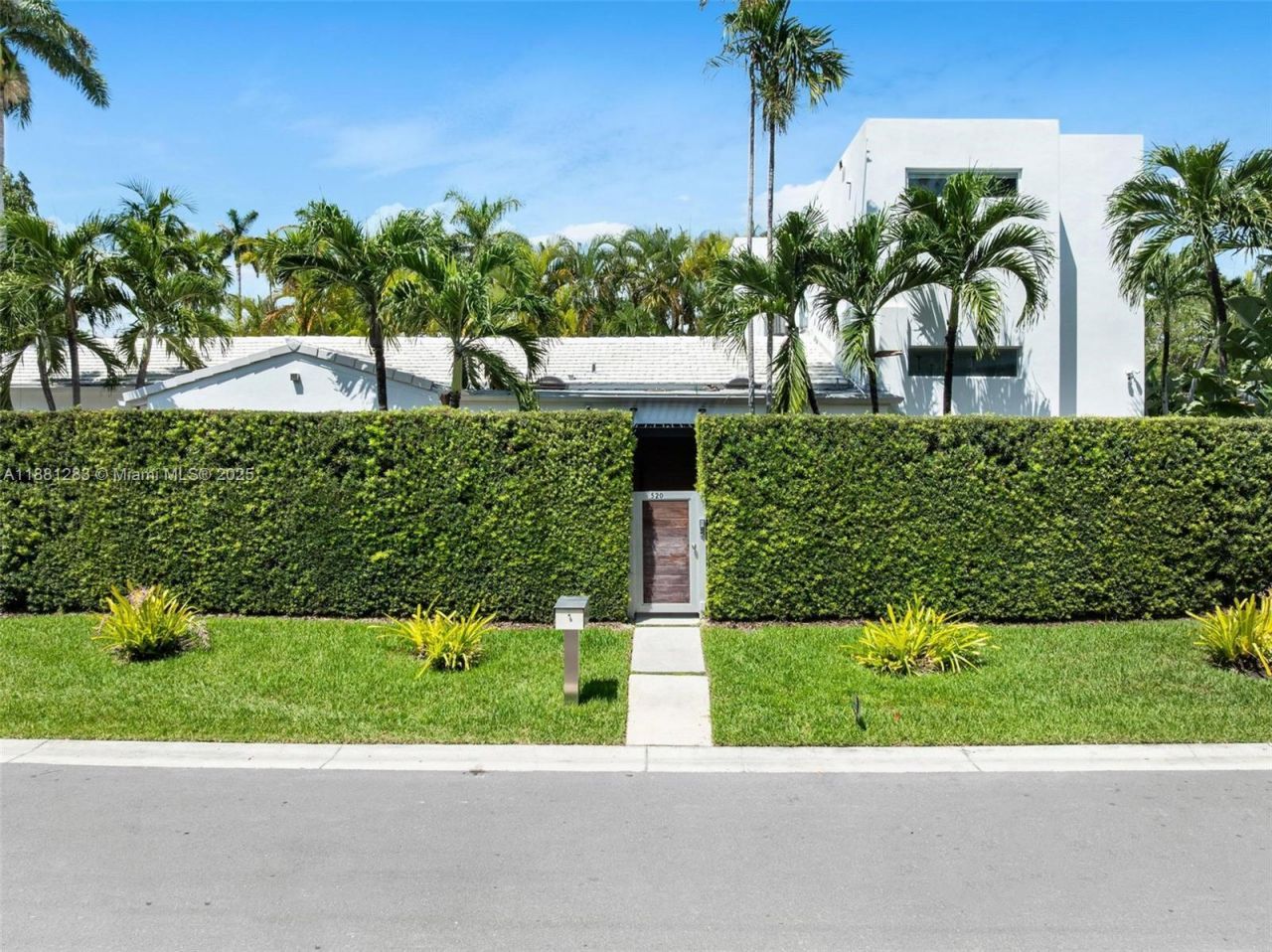 520 E Dilido Dr, Miami Beach, FL 33139 Photo