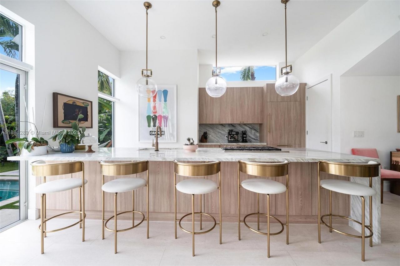 520 E Dilido Dr, Miami Beach, FL 33139 Photo