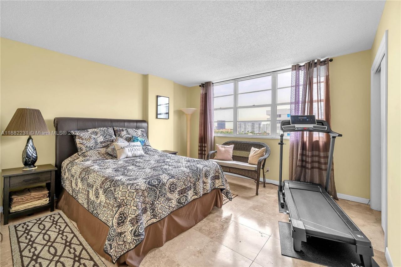 3161 S Ocean Dr, Unit 802, Hallandale Beach, FL 33009 Photo