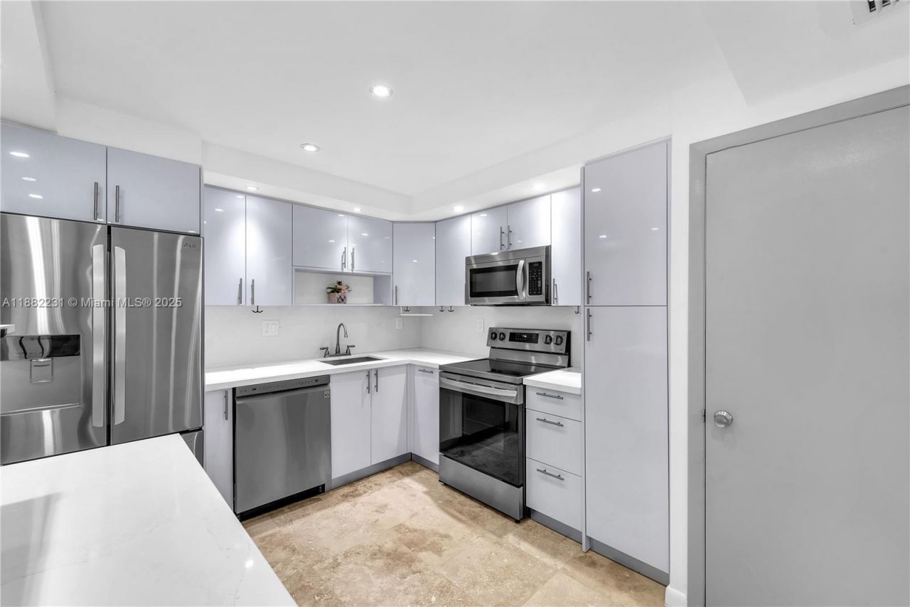 3161 S Ocean Dr, Unit 802, Hallandale Beach, FL 33009 Photo