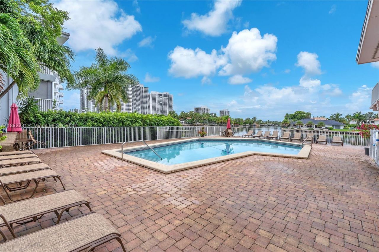 3161 S Ocean Dr, Unit 802, Hallandale Beach, FL 33009 Photo