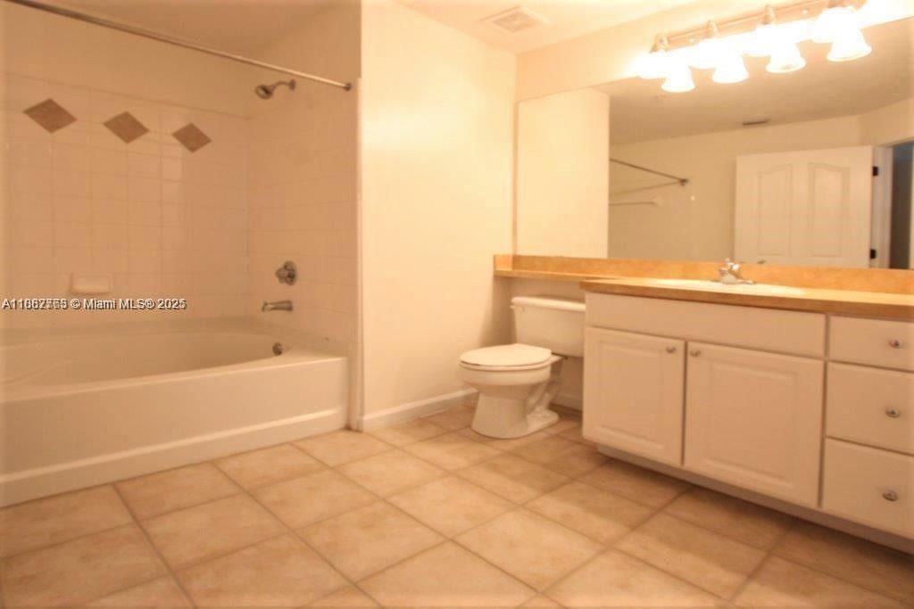 9833 Baywinds Dr, Unit 7203, West Palm Beach, FL 33411 Photo