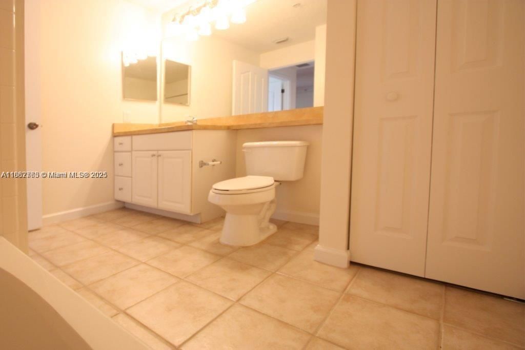 9833 Baywinds Dr, Unit 7203, West Palm Beach, FL 33411 Photo