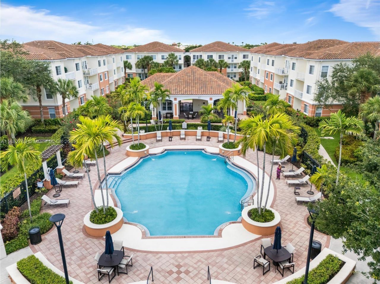 9833 Baywinds Dr, Unit 7203, West Palm Beach, FL 33411 Photo