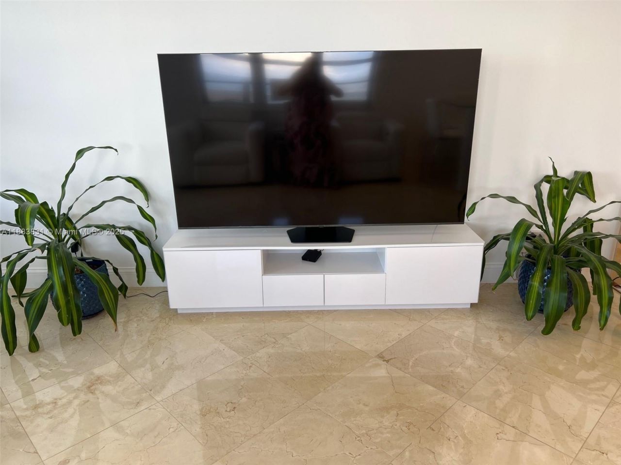 100 Lincoln Rd, Unit 848, Miami Beach, FL 33139 Photo