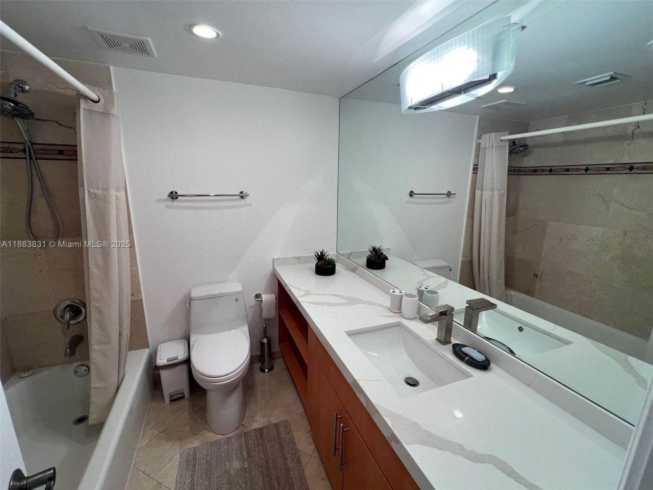 100 Lincoln Rd, Unit 848, Miami Beach, FL 33139 Photo