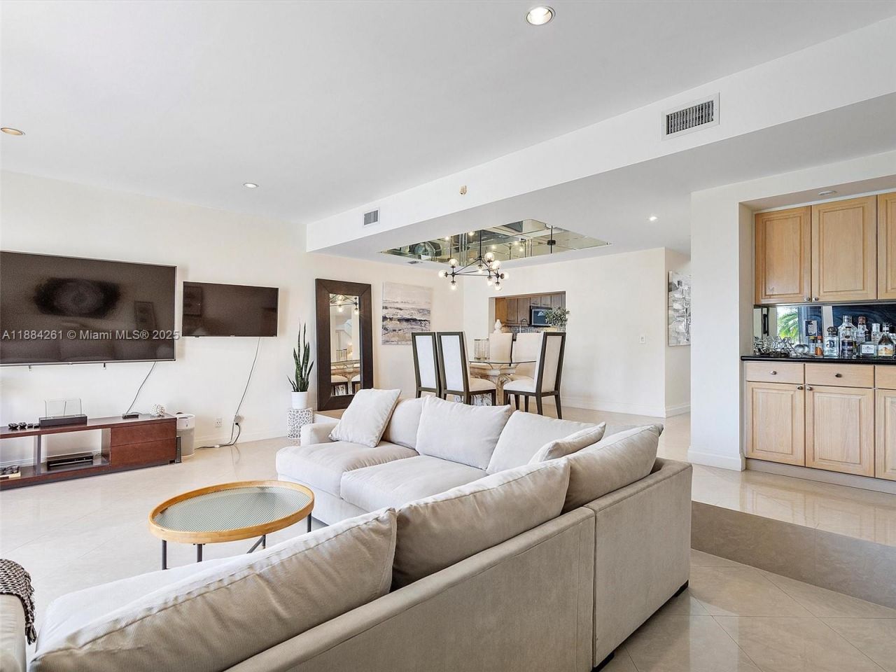 3620 Yacht Club Dr, Unit 503, Aventura, FL 33180 Photo