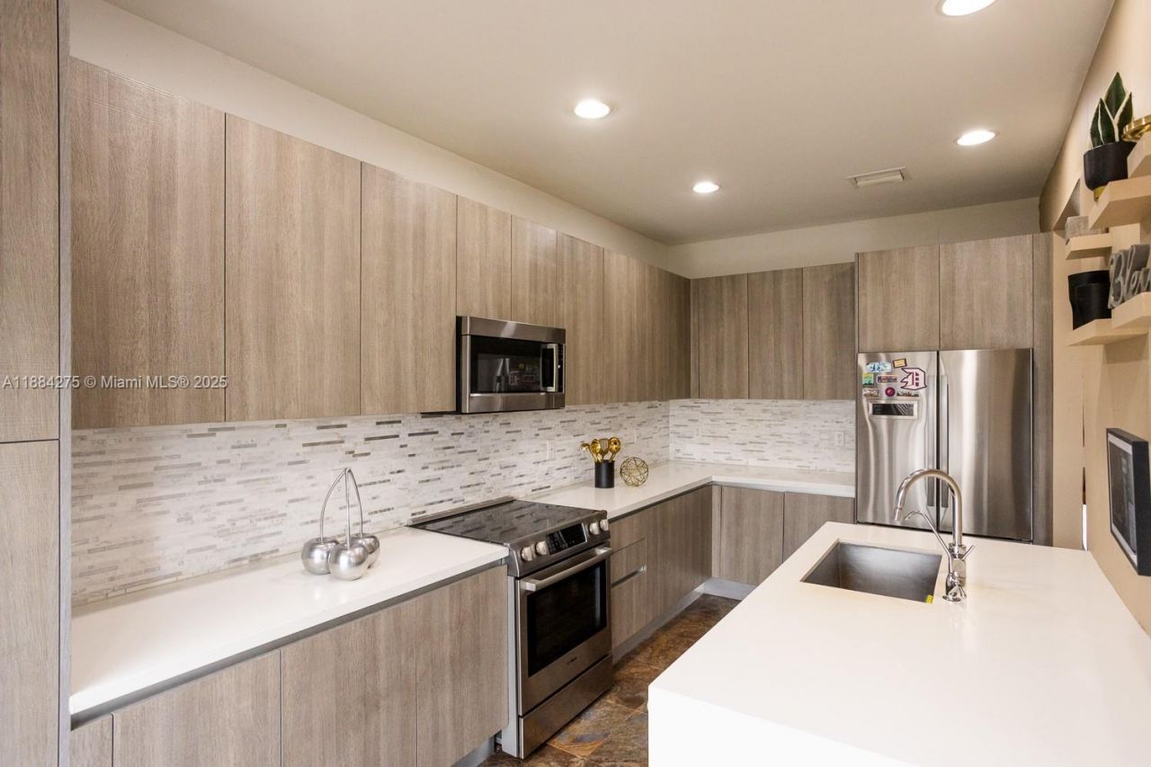 10279 NW 72nd St, Doral, FL 33178 Photo