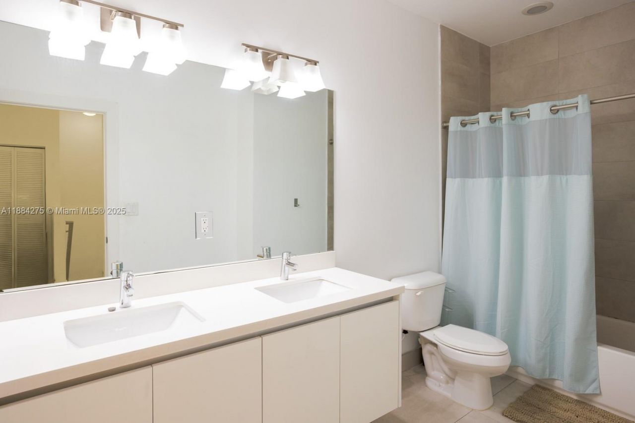 10279 NW 72nd St, Doral, FL 33178 Photo