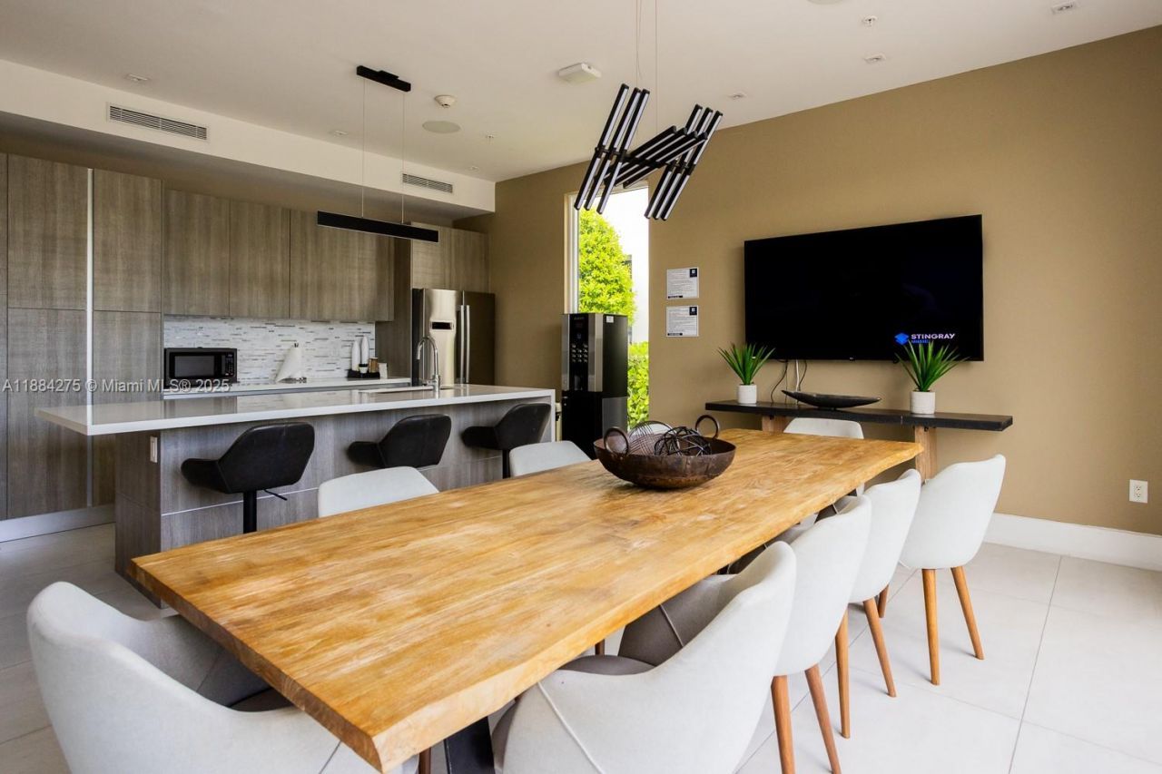 10279 NW 72nd St, Doral, FL 33178 Photo