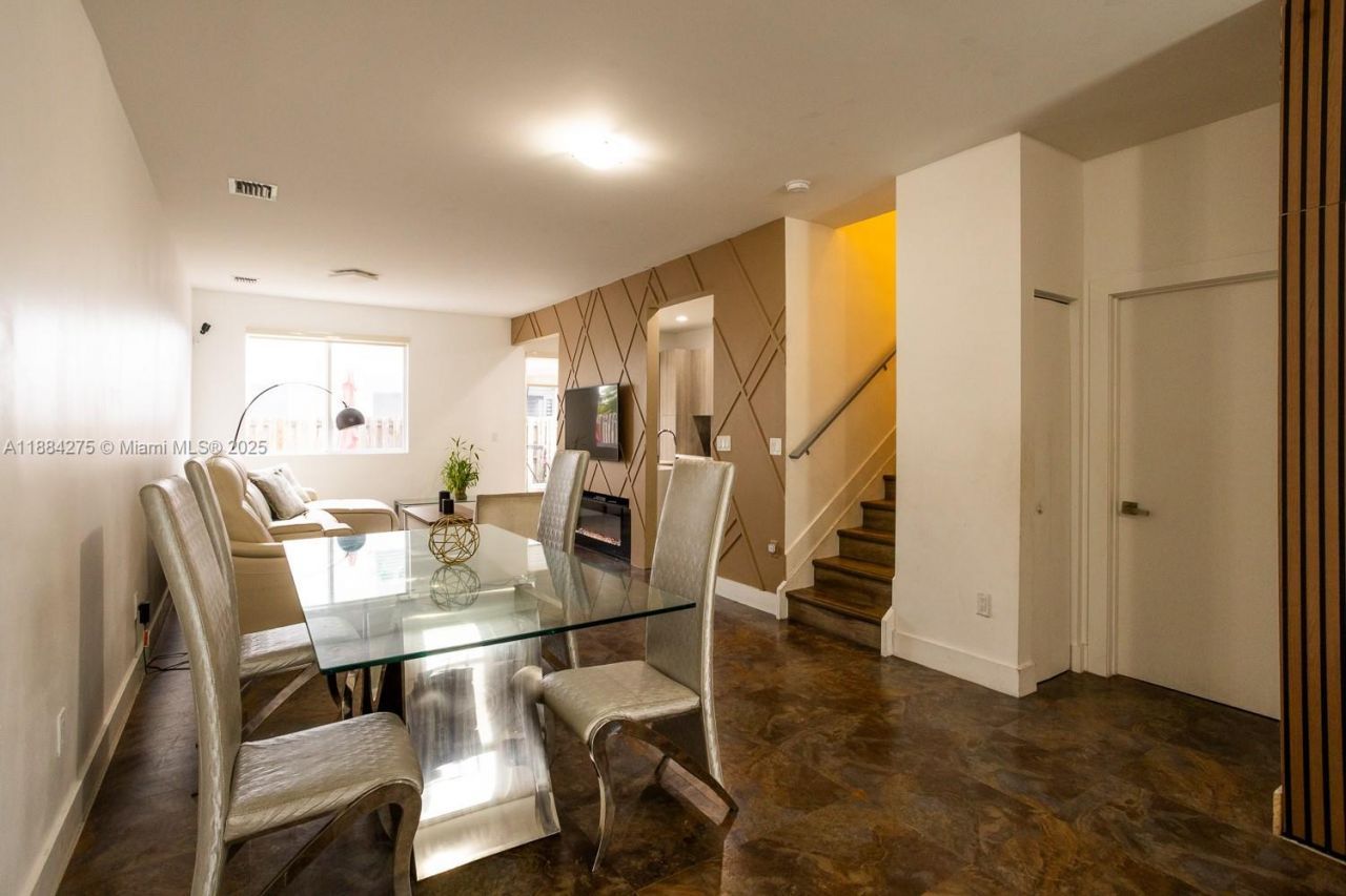 10279 NW 72nd St, Doral, FL 33178 Photo