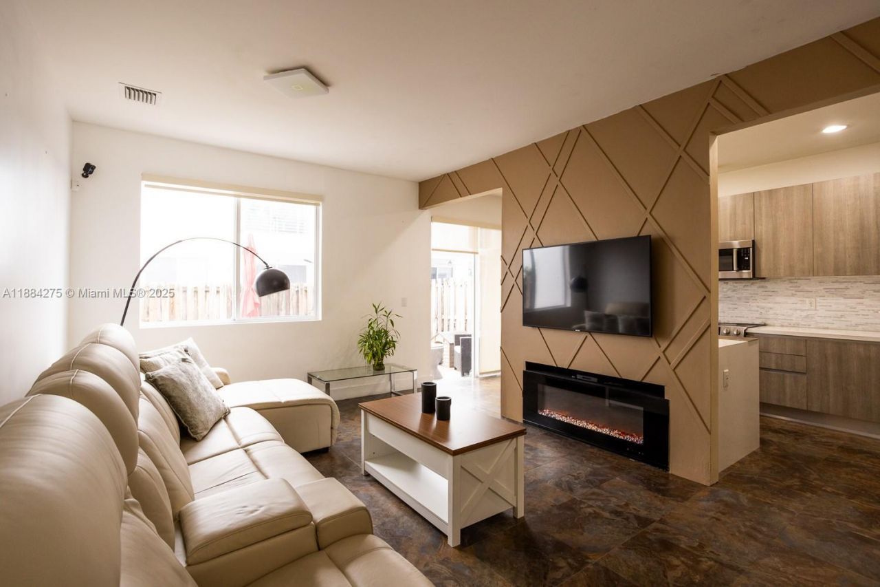 10279 NW 72nd St, Doral, FL 33178 Photo