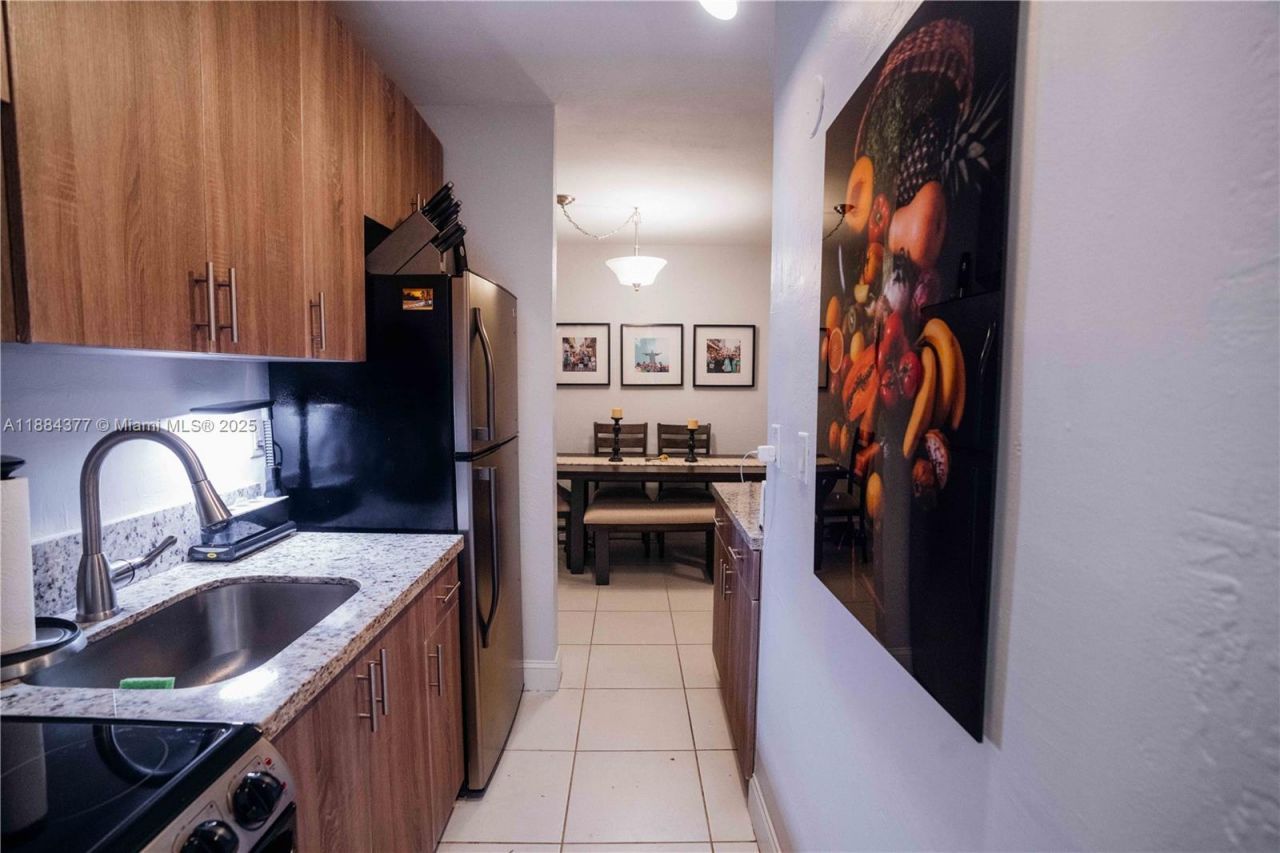 7901 SW 64th Ave, Unit 6, South Miami, FL 33143 Photo