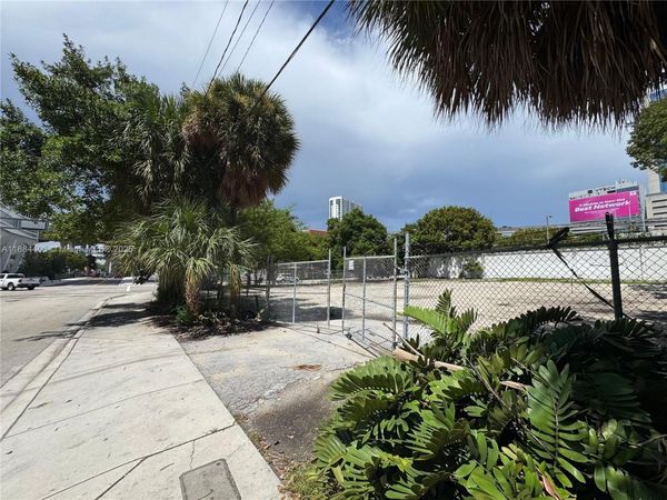 201 SE 2nd Ave, Miami, FL 33131