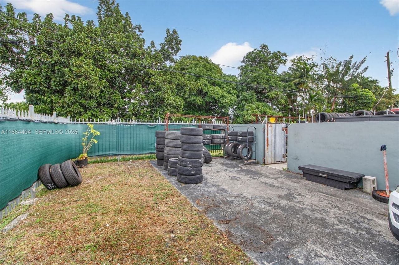 449 E Okeechobee Rd, Hialeah, FL 33010 Photo