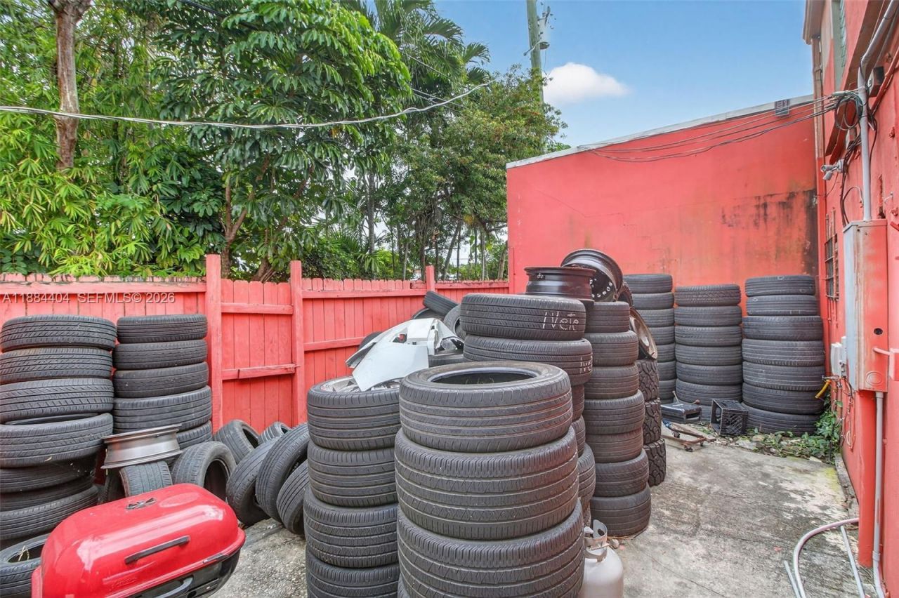 449 E Okeechobee Rd, Hialeah, FL 33010 Photo