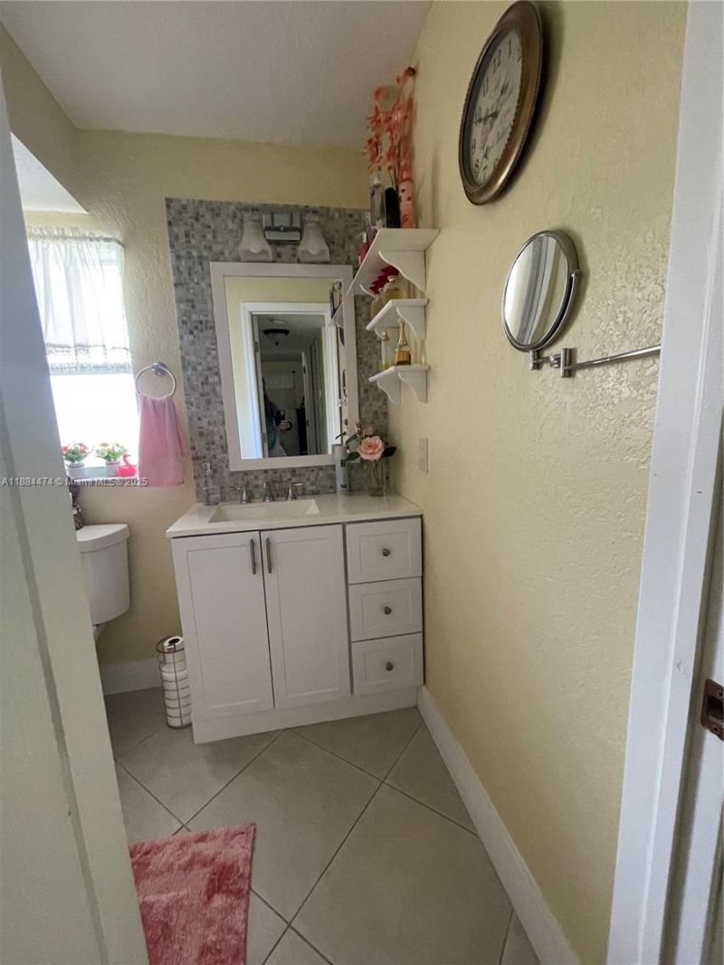 9041 Sunrise Lakes Blvd, Unit 108, Sunrise, FL 33322 Photo