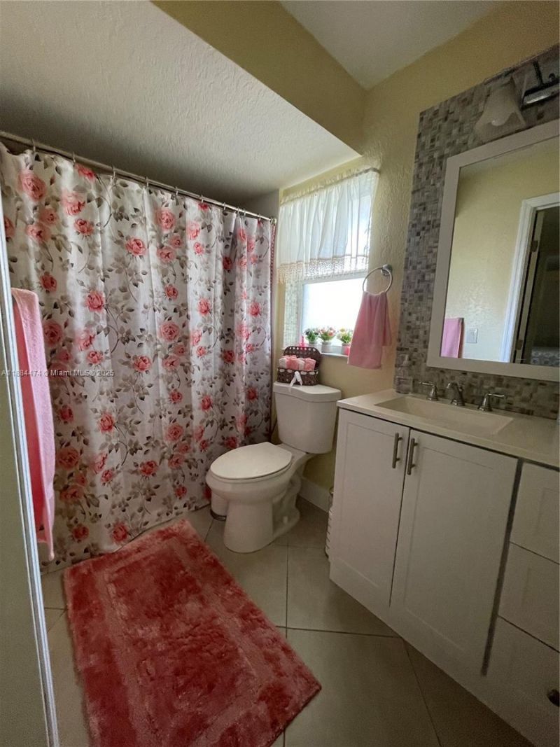 9041 Sunrise Lakes Blvd, Unit 108, Sunrise, FL 33322 Photo