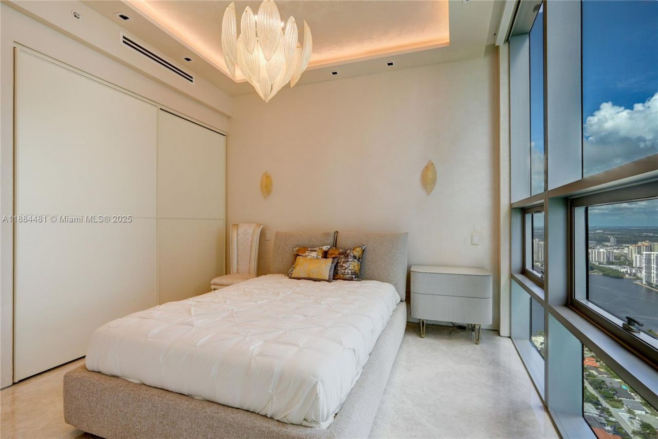 18501 Collins Ave, Unit 5001, Sunny Isles Beach, FL 33160 Photo