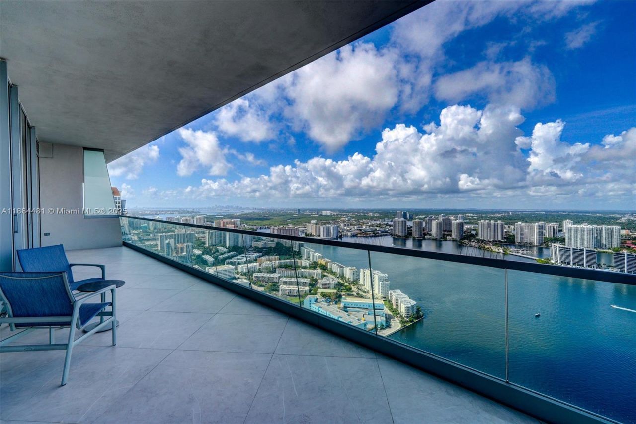 18501 Collins Ave, Unit 5001, Sunny Isles Beach, FL 33160 Photo