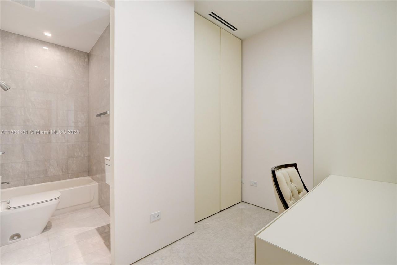 18501 Collins Ave, Unit 5001, Sunny Isles Beach, FL 33160 Photo