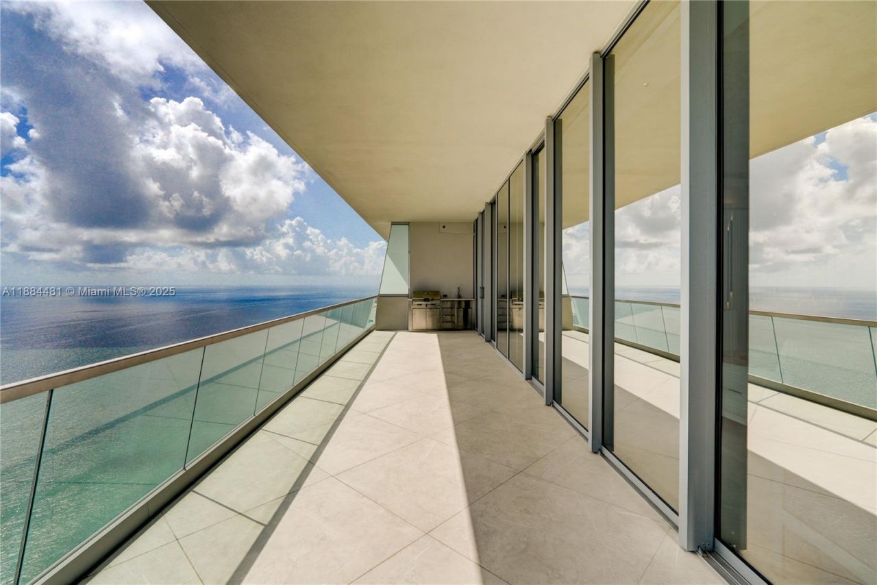 18501 Collins Ave, Unit 5001, Sunny Isles Beach, FL 33160 Photo