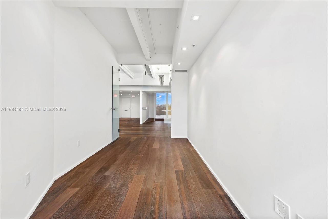 1680 Michigan Ave, Unit 919, Miami Beach, FL 33139 Photo