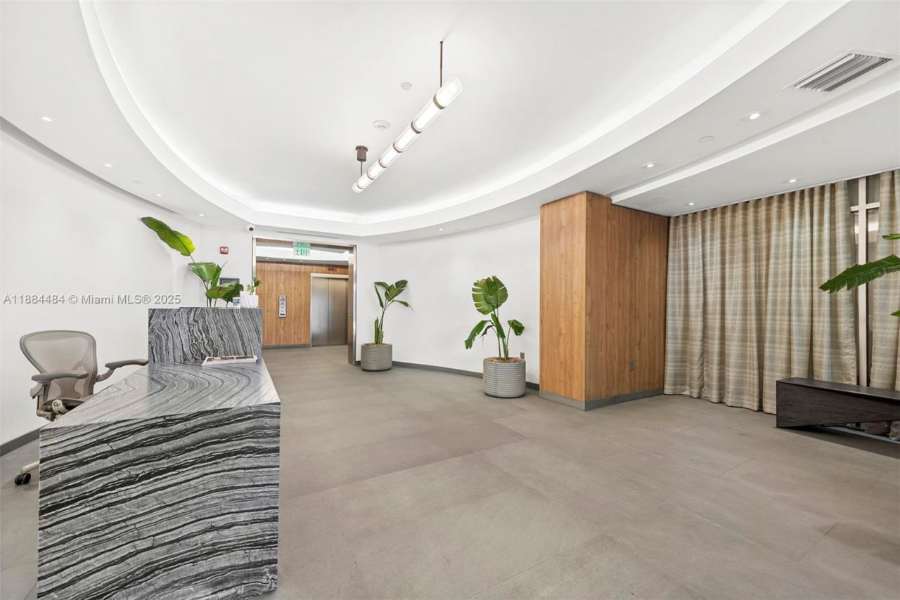 1680 Michigan Ave, Unit 919, Miami Beach, FL 33139 Photo