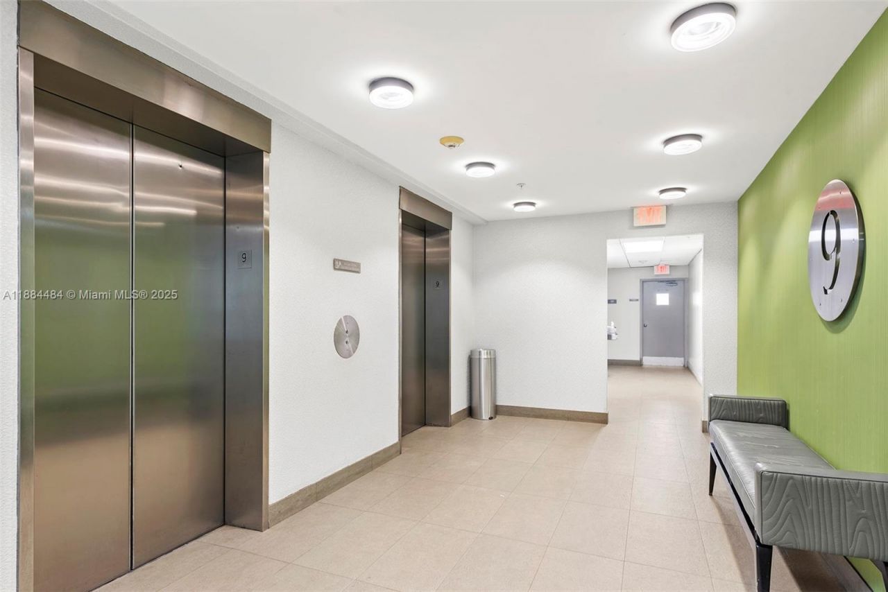 1680 Michigan Ave, Unit 919, Miami Beach, FL 33139 Photo