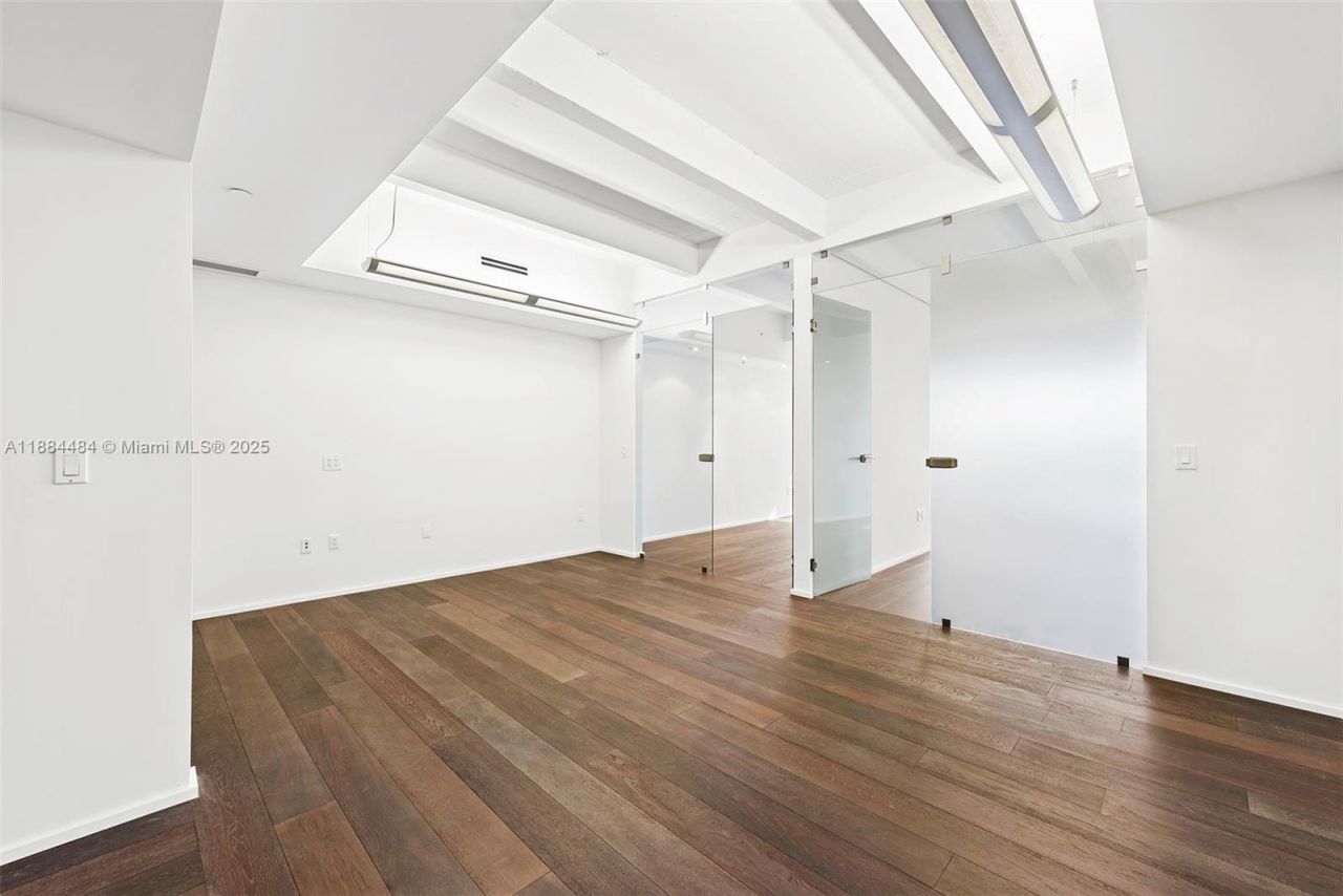 1680 Michigan Ave, Unit 919, Miami Beach, FL 33139 Photo