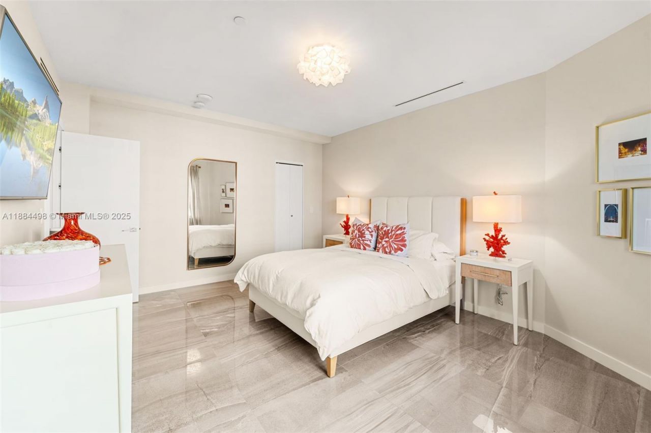 16 Island Ave, Unit 7C, Miami Beach, FL 33139 Photo