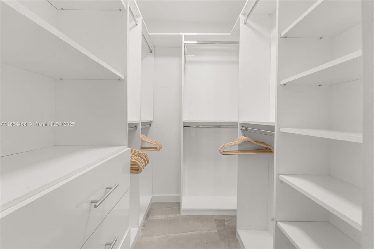 16 Island Ave, Unit 7C, Miami Beach, FL 33139 Photo