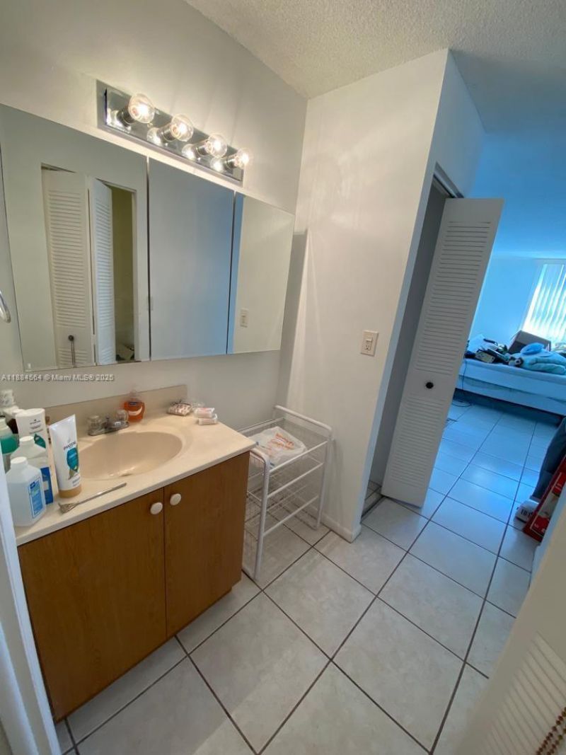 Please Call For Address, Unit 4H, Miami Beach, FL 33141 Photo