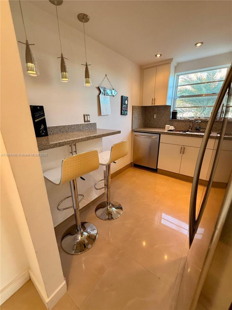 4142 N Jefferson Ave, Unit 4D, Miami Beach, FL 33140 Photo