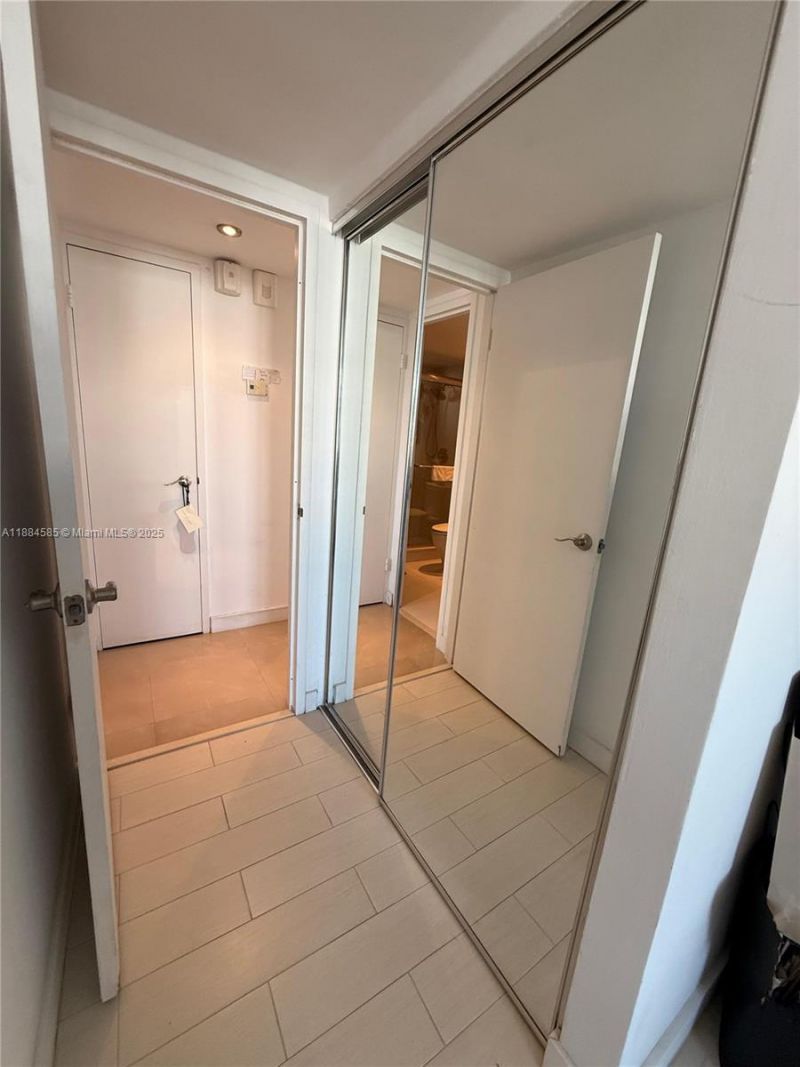 4142 N Jefferson Ave, Unit 4D, Miami Beach, FL 33140 Photo