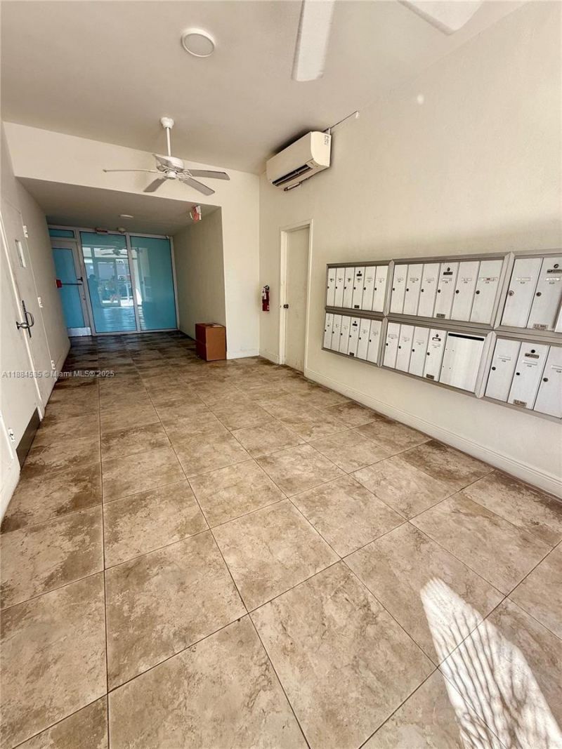 4142 N Jefferson Ave, Unit 4D, Miami Beach, FL 33140 Photo