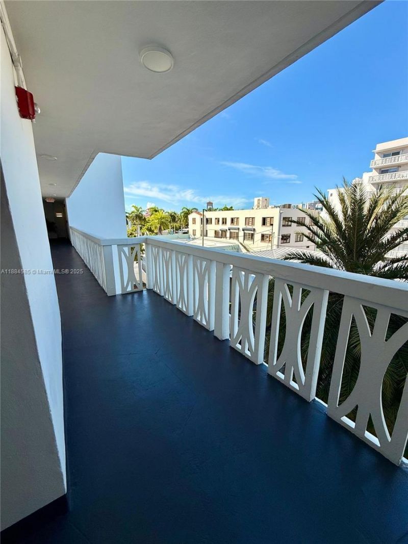 4142 N Jefferson Ave, Unit 4D, Miami Beach, FL 33140 Photo