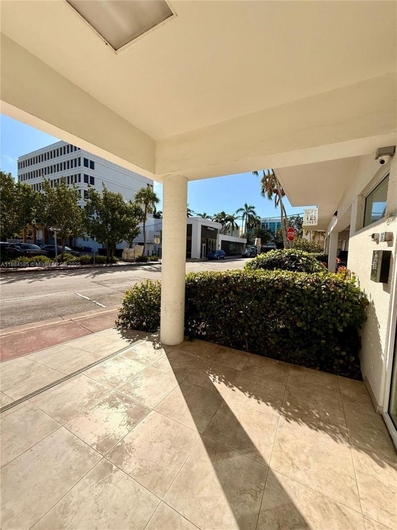 4142 N Jefferson Ave, Unit 4D, Miami Beach, FL 33140 Photo