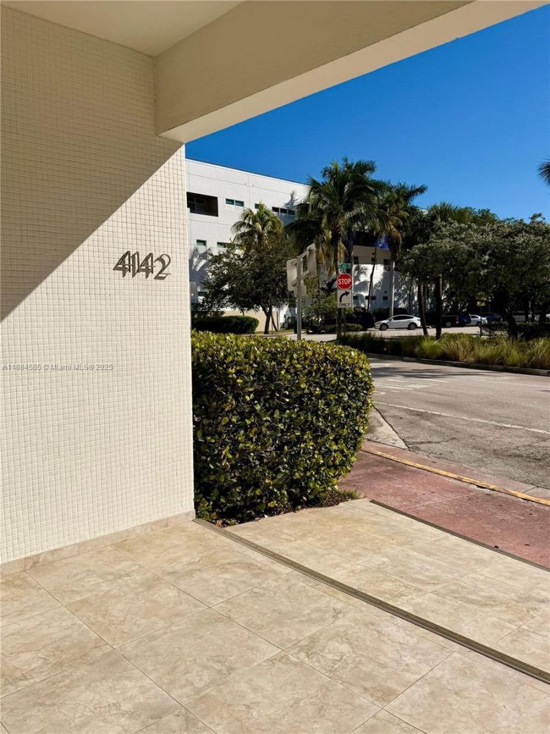 4142 N Jefferson Ave, Unit 4D, Miami Beach, FL 33140 Photo