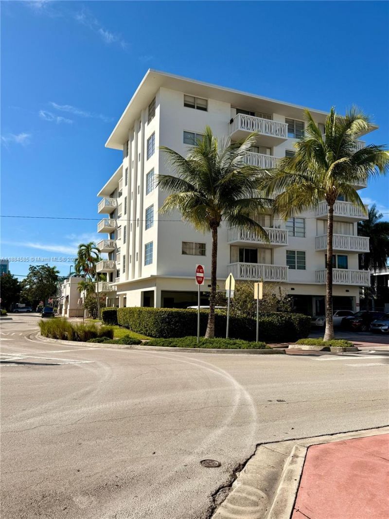 4142 N Jefferson Ave, Unit 4D, Miami Beach, FL 33140 Photo