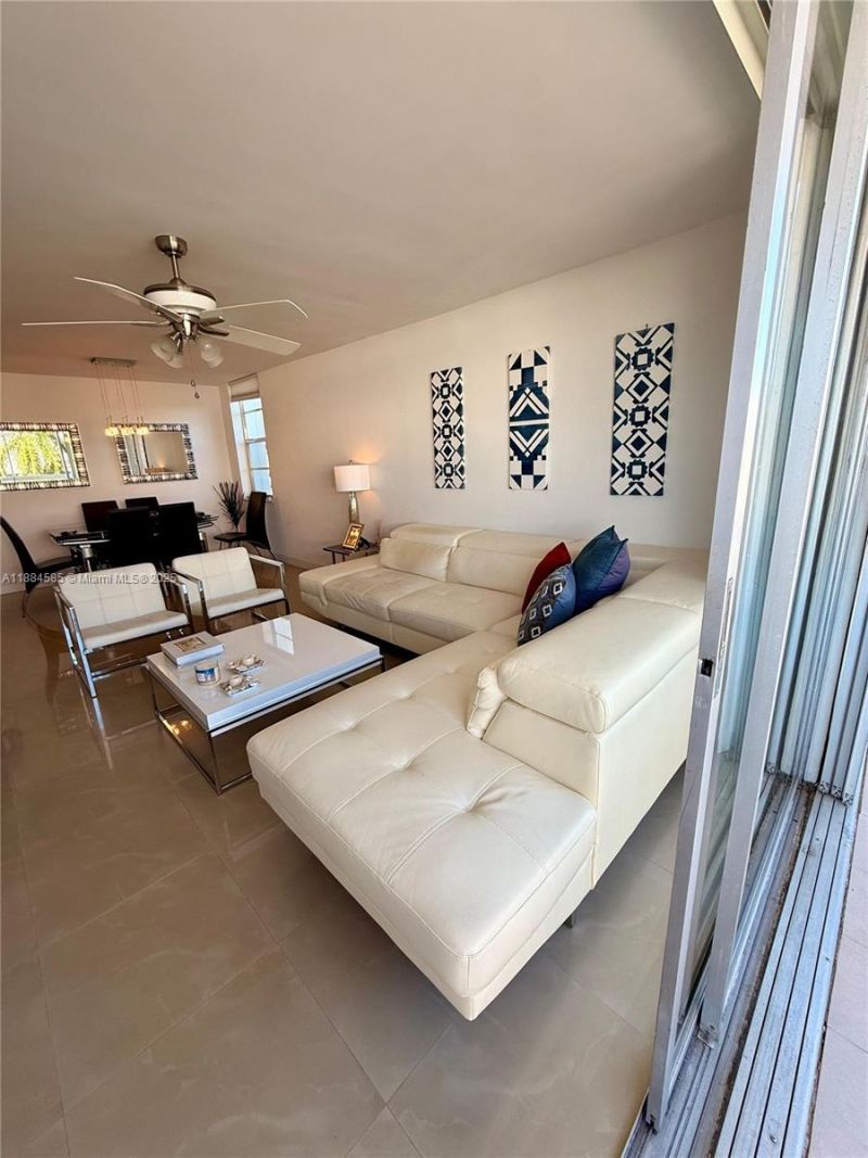 4142 N Jefferson Ave, Unit 4D, Miami Beach, FL 33140 Photo