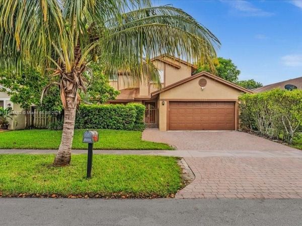 9900 SW 12 st, Pembroke Pines, FL 33025