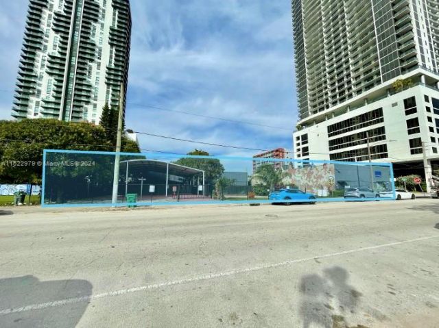 1542 NE 1st Ave, Miami, FL 33132 Photo