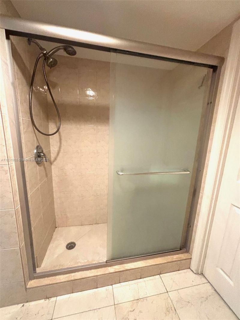 1817 S Ocean Dr, Unit 426, Hallandale Beach, FL 33009 Photo