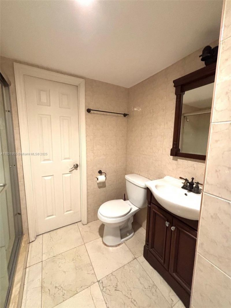 1817 S Ocean Dr, Unit 426, Hallandale Beach, FL 33009 Photo